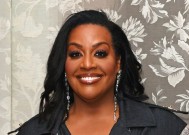 艾莉森·哈蒙德(Alison Hammond)在GBBO上透露了令人惊讶的幕后角色，她“终于感到自在了”